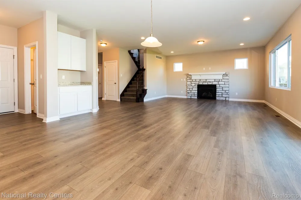 5583 Morgan Lake Drive Independence Charter Township, MI 48348