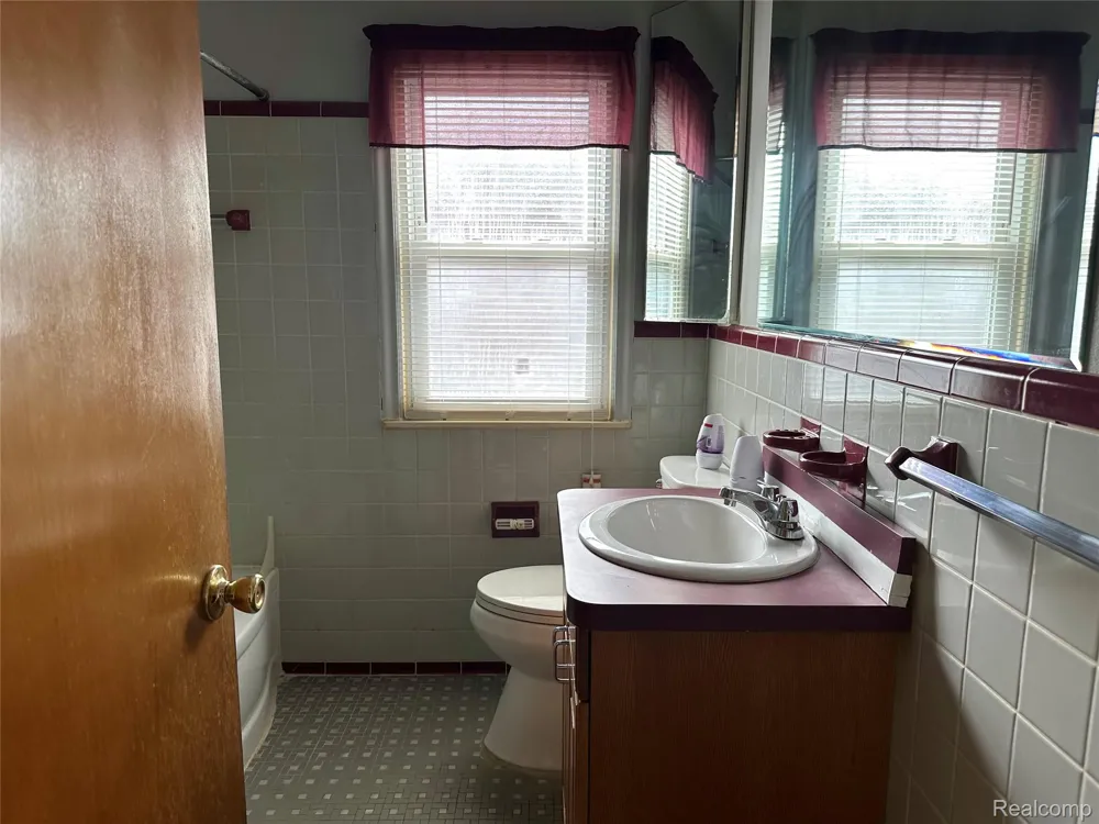 11465 Leverne Road Redford Charter Township, MI 48239