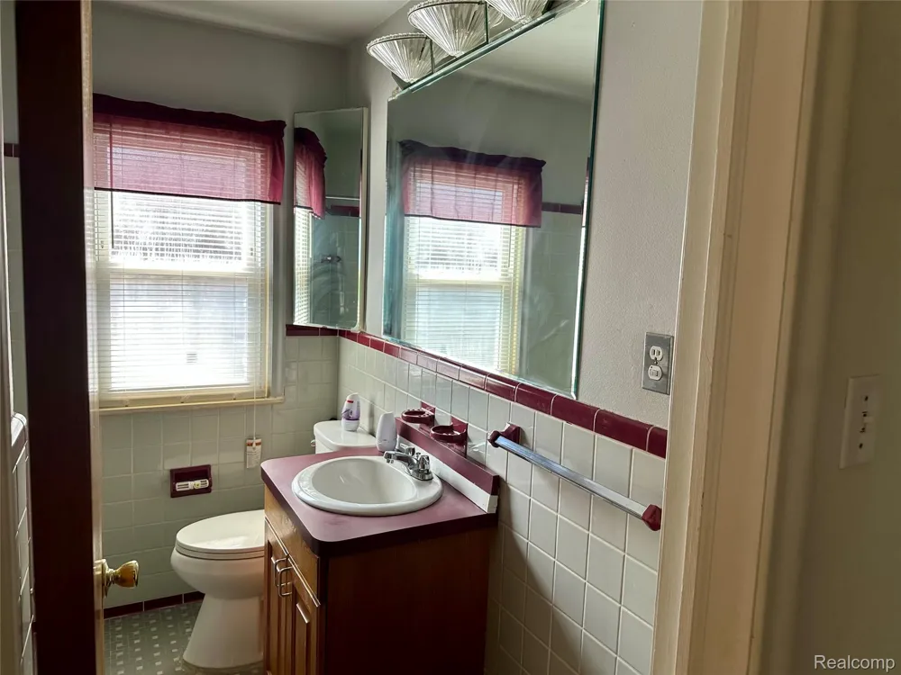 11465 Leverne Road Redford Charter Township, MI 48239