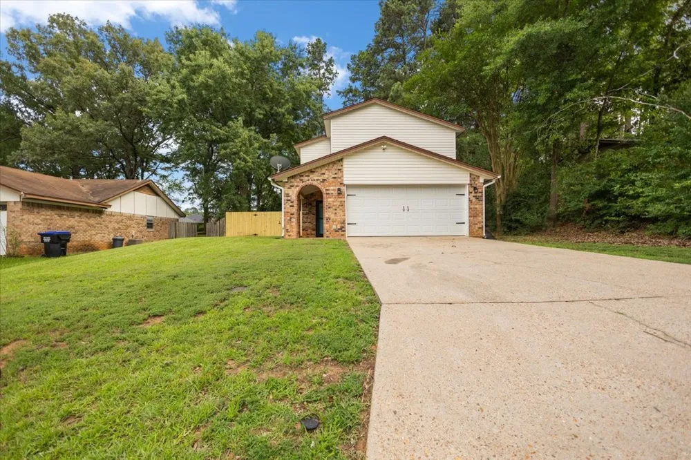 1210 Chad Street Longview, TX 75604