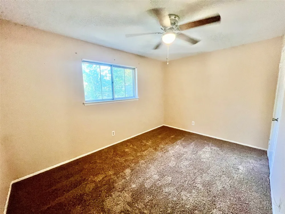 1811 Redwood Street Arlington, TX 76014