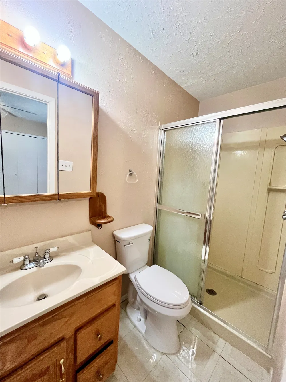 1811 Redwood Street Arlington, TX 76014