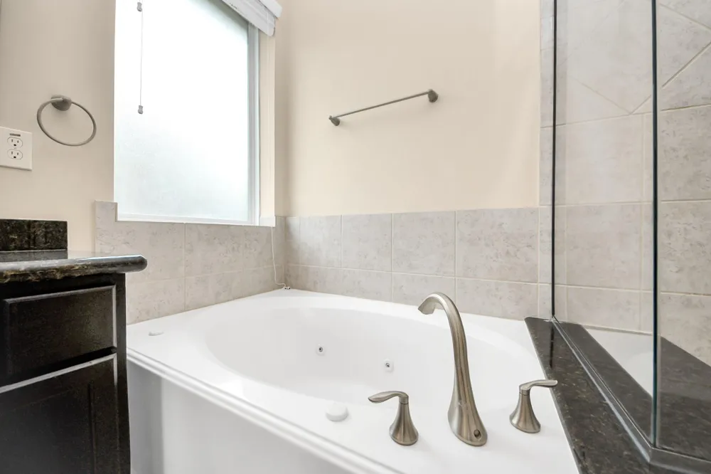 3058 Winterberry Lane League City, TX 77539