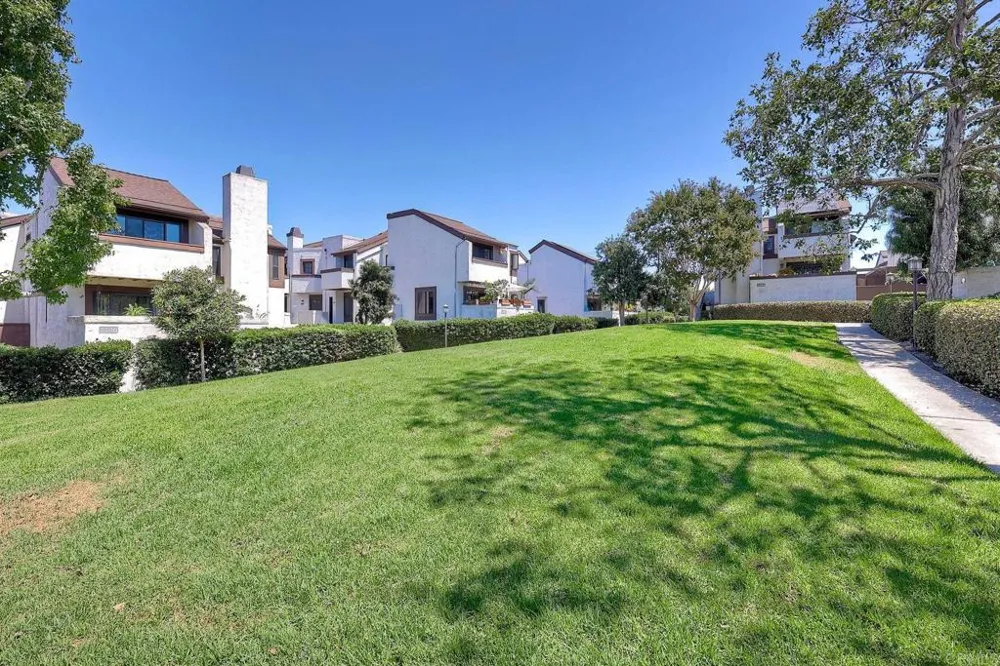 2232 Caminito Pajarito #114 San Diego, CA 92107