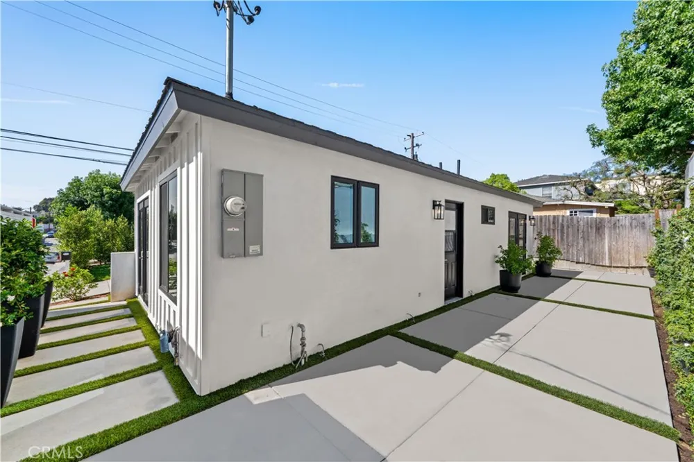 201 N Herrin Street Manhattan Beach, CA 90266
