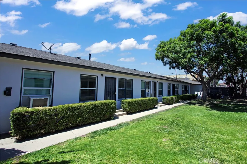 3245 E Wilton Street Long Beach, CA 90804