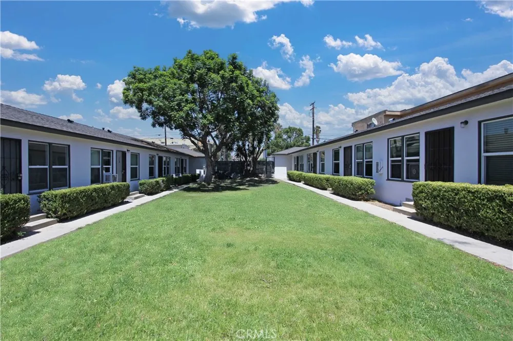 3245 E Wilton Street Long Beach, CA 90804