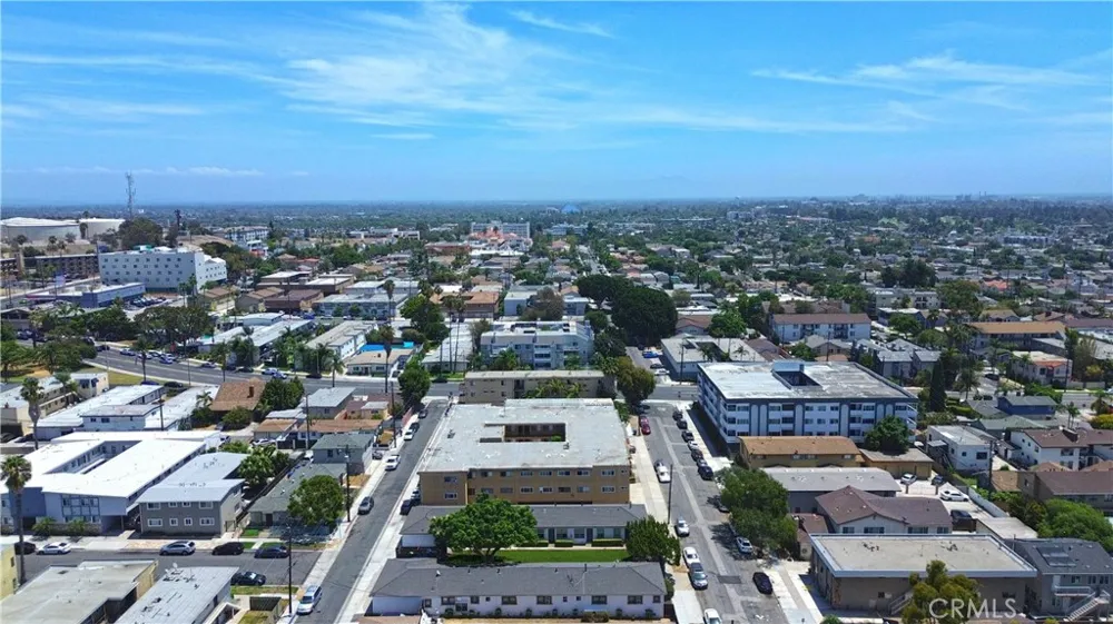 3245 E Wilton Street Long Beach, CA 90804