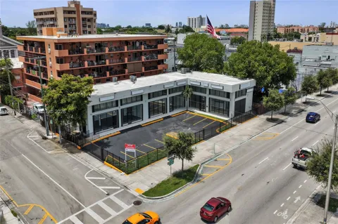 900 W Flagler St #3