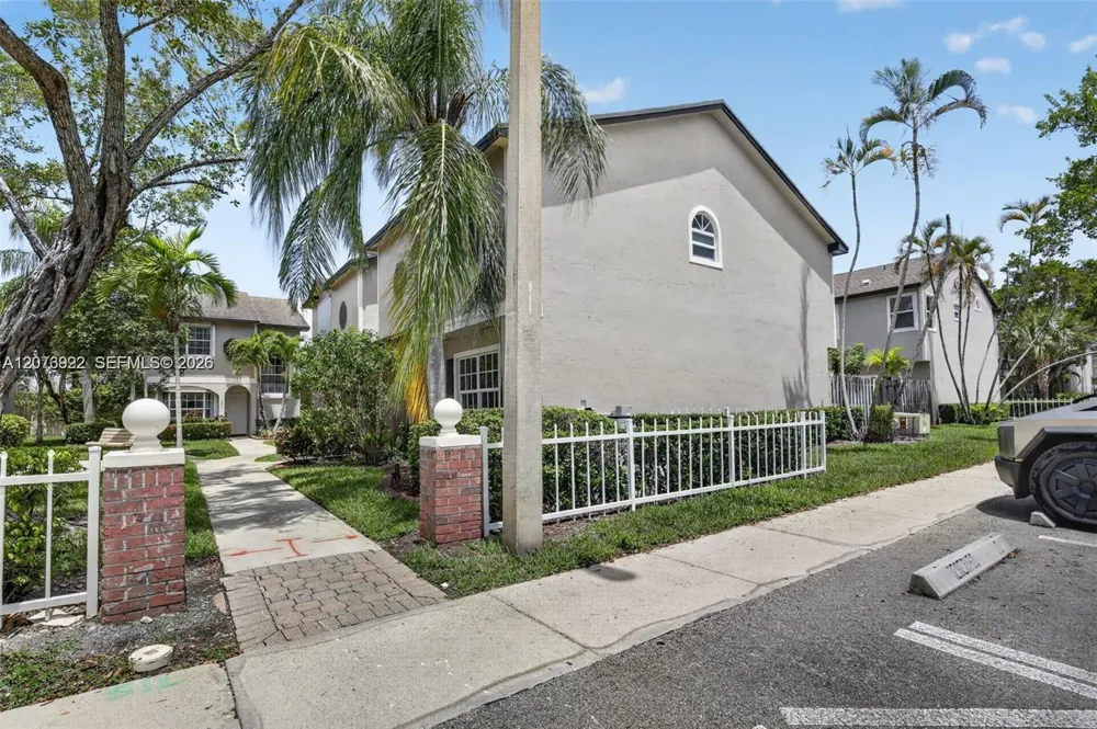 3815 NW 122nd Ter Sunrise, FL 33323