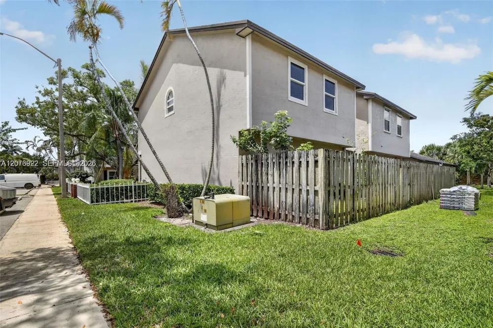 3815 NW 122nd Ter Sunrise, FL 33323