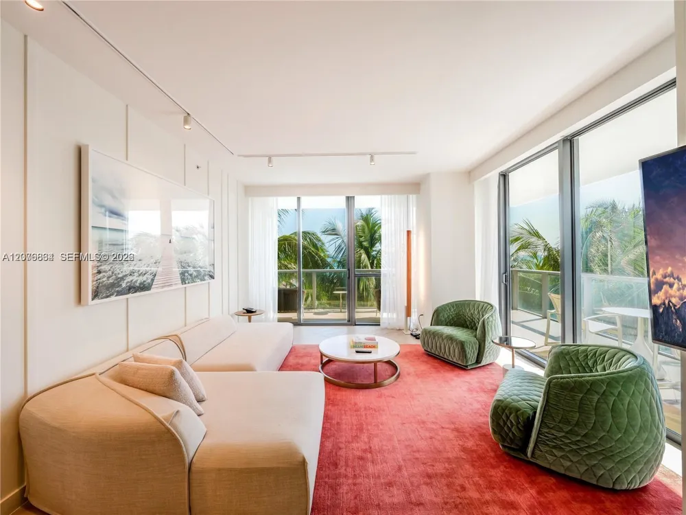 2201 Collins Ave #428 Miami Beach, FL 33139