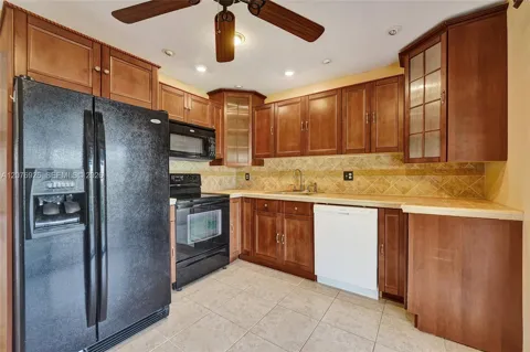 11154 NW 37th St