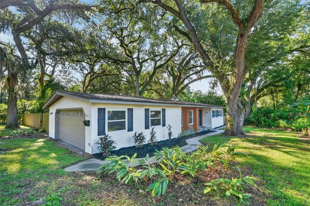 1202 ORANOLE ROAD Maitland, FL 32751