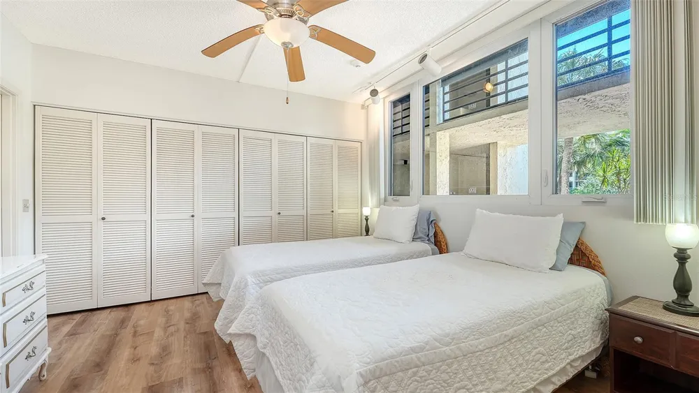 1095 GULF OF MEXICO DRIVE #104 Longboat Key, FL 34228