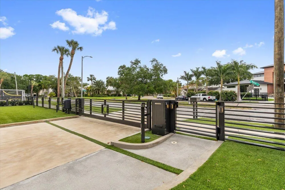 5131 W NEPTUNE WAY Tampa, FL 33609
