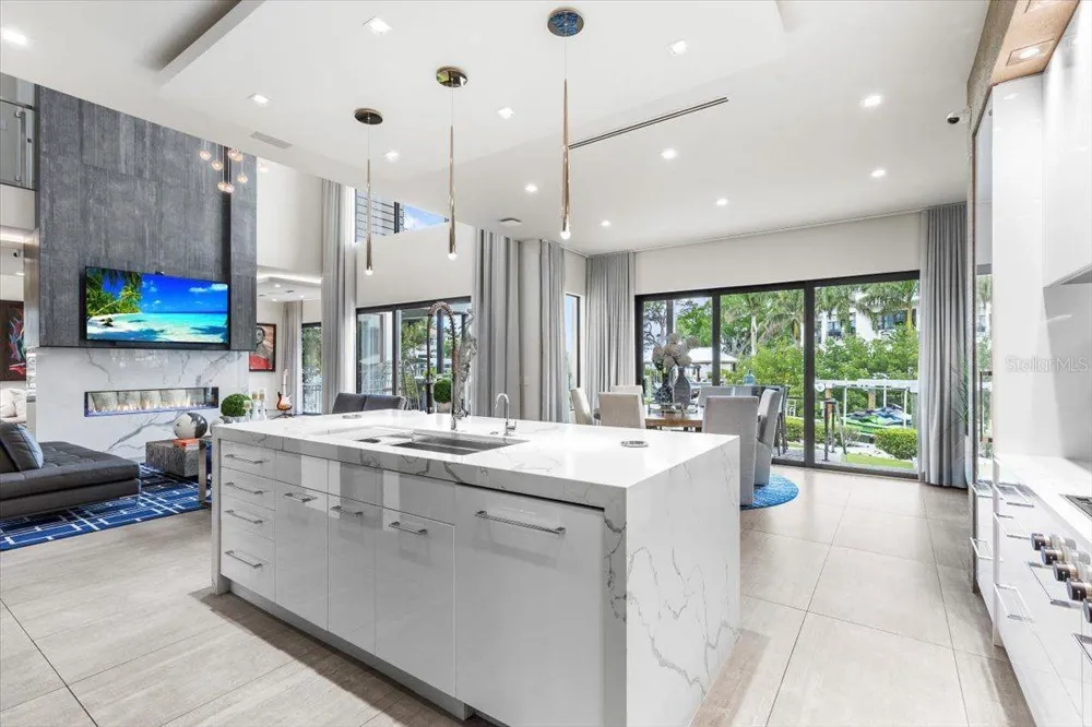 5131 W NEPTUNE WAY Tampa, FL 33609