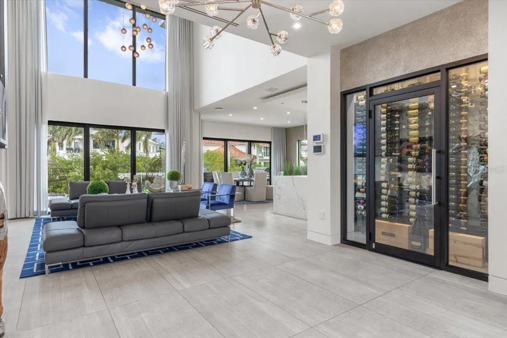 5131 W NEPTUNE WAY Tampa, FL 33609