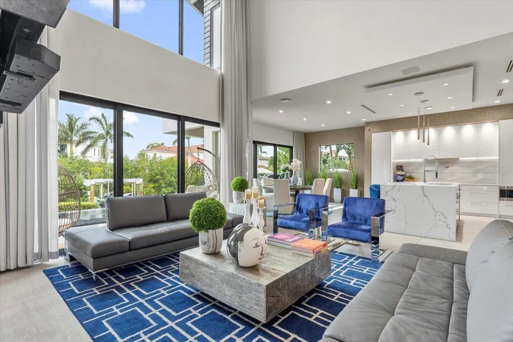 5131 W NEPTUNE WAY Tampa, FL 33609