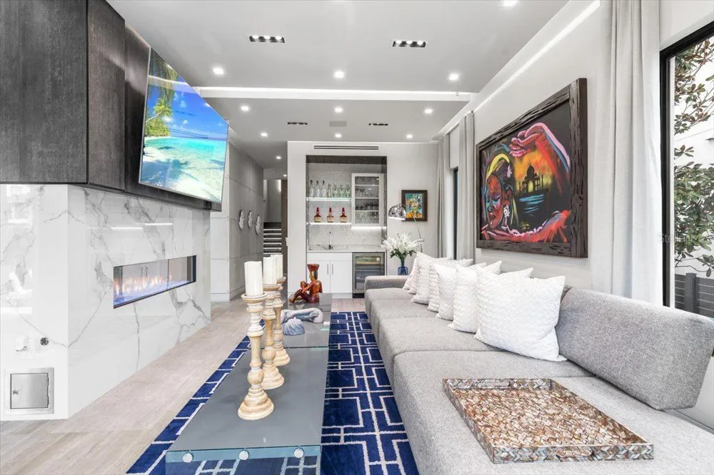 5131 W NEPTUNE WAY Tampa, FL 33609