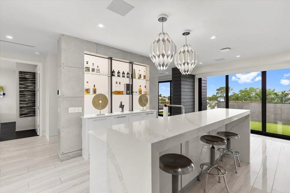 5131 W NEPTUNE WAY Tampa, FL 33609