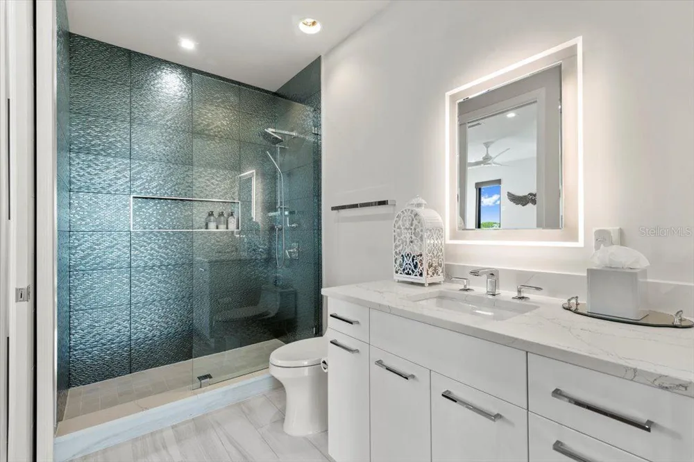5131 W NEPTUNE WAY Tampa, FL 33609