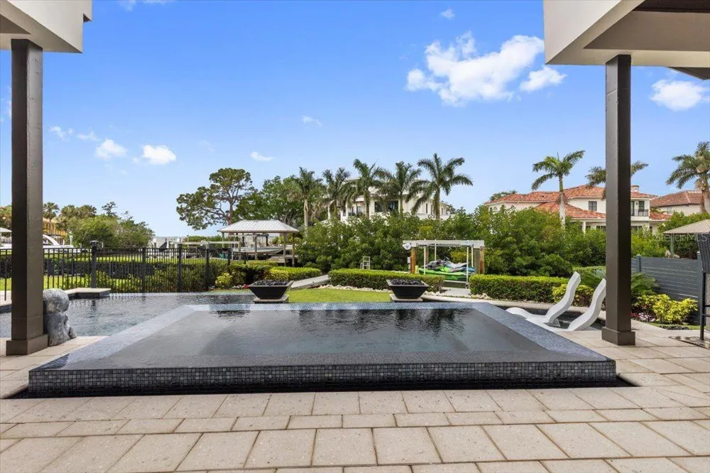 5131 W NEPTUNE WAY Tampa, FL 33609