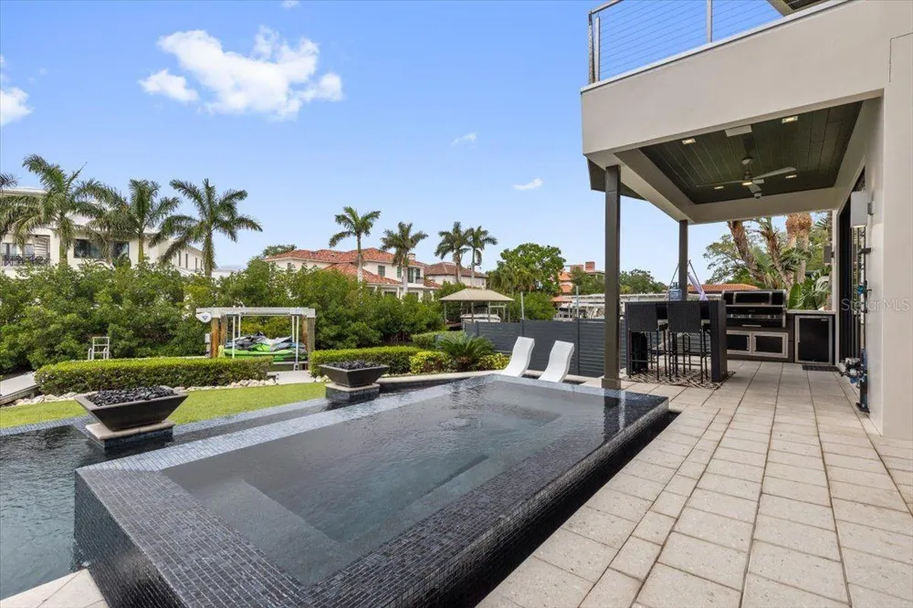 5131 W NEPTUNE WAY Tampa, FL 33609