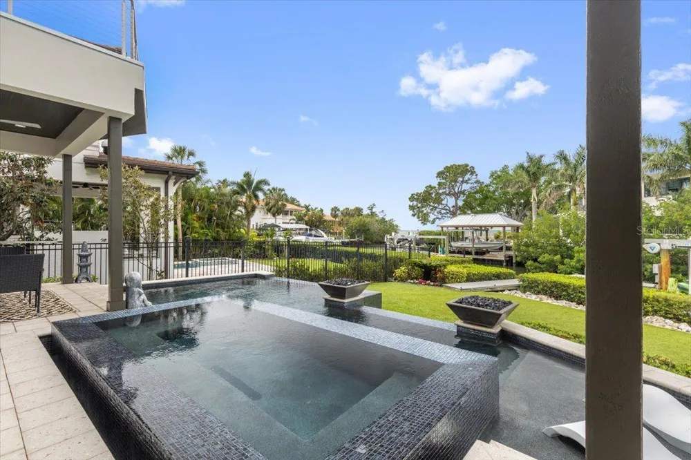 5131 W NEPTUNE WAY Tampa, FL 33609