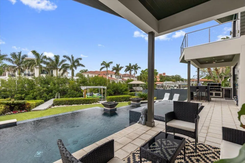 5131 W NEPTUNE WAY Tampa, FL 33609
