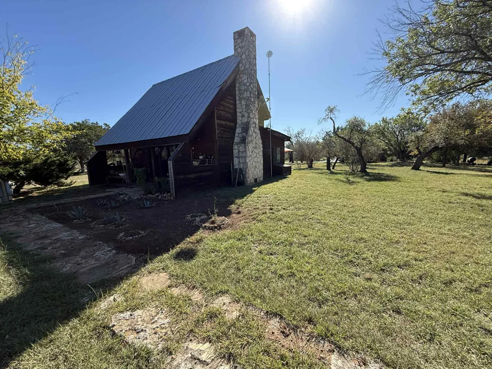 206 Topspin Drive Spicewood, TX 78669