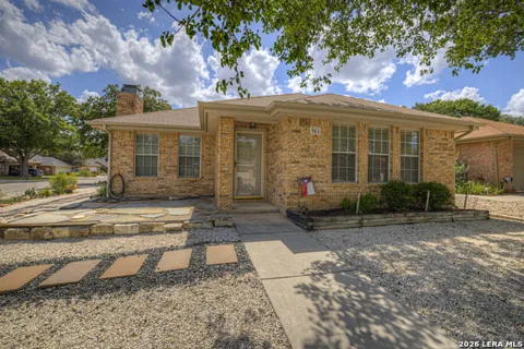 961 WOODROW CIR