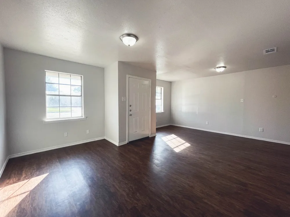 1603 S Hall Street #B Ennis, TX 75119