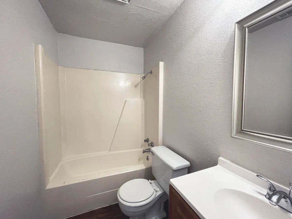 1603 S Hall Street #B Ennis, TX 75119