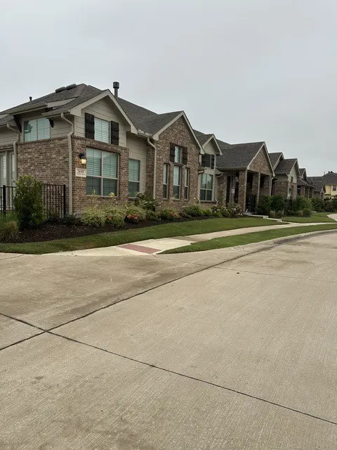 2621 Chablis Drive Grand Prairie, TX 75054