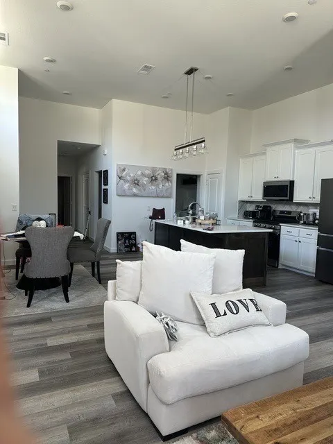 2621 Chablis Drive Grand Prairie, TX 75054