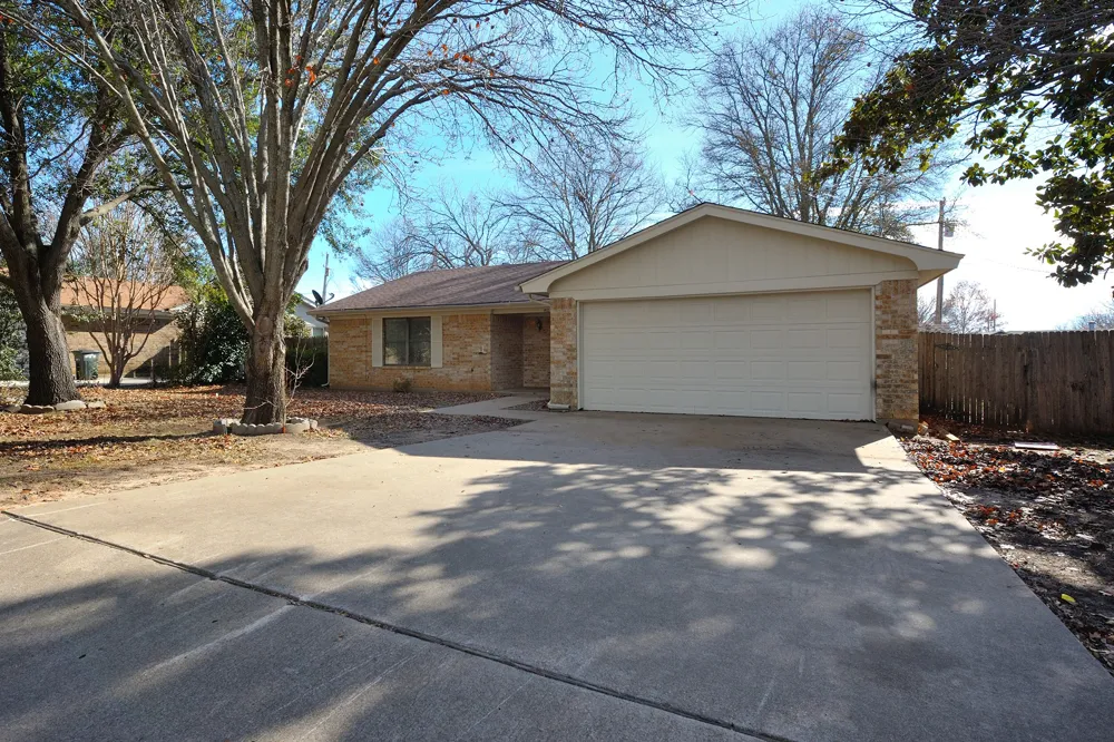 1209 Kay Drive Weatherford, TX 76086