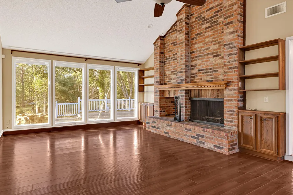 2106 White Feather Trail Crosby, TX 77532