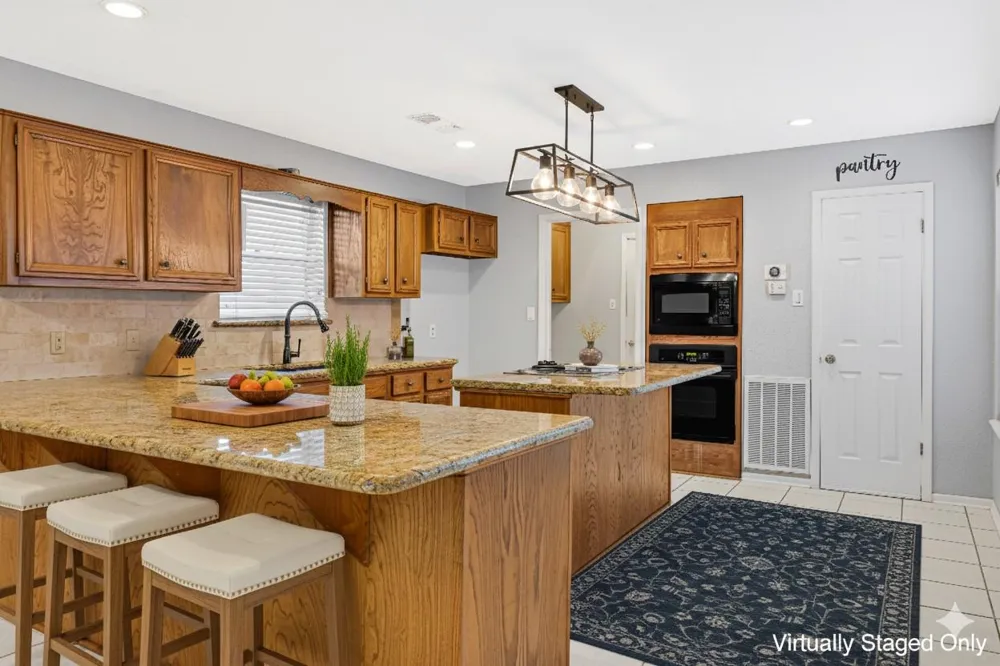2106 White Feather Trail Crosby, TX 77532