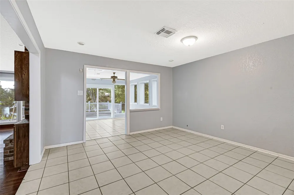 2106 White Feather Trail Crosby, TX 77532
