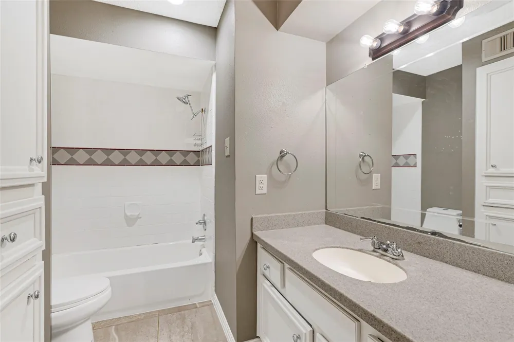 2106 White Feather Trail Crosby, TX 77532