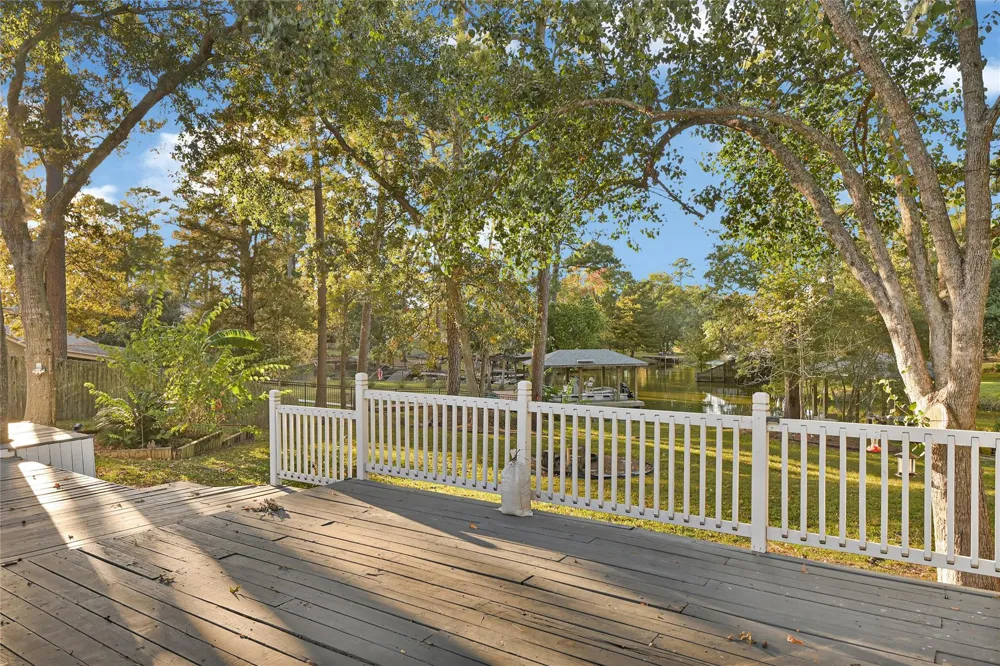 2106 White Feather Trail Crosby, TX 77532