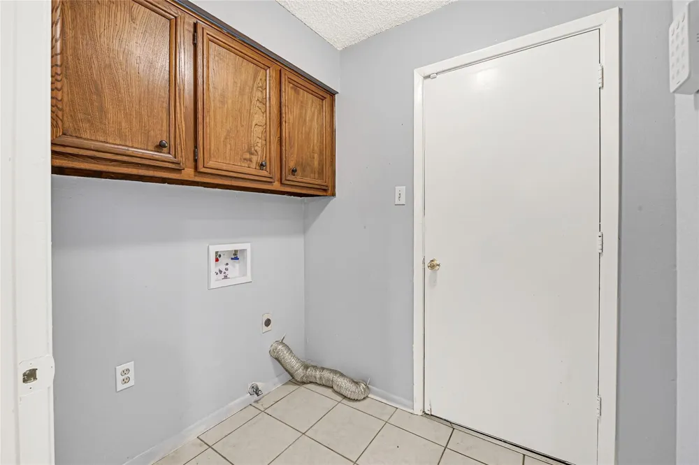 2106 White Feather Trail Crosby, TX 77532