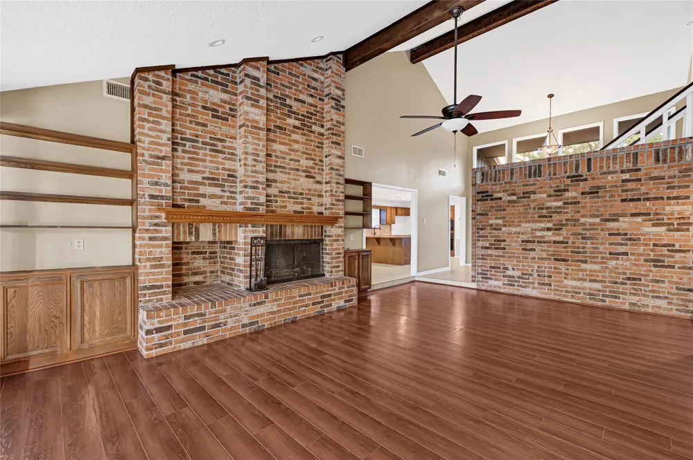2106 White Feather Trail Crosby, TX 77532