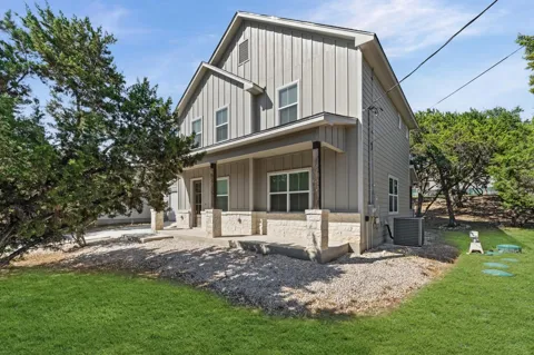 1130 Twin Deer Lane