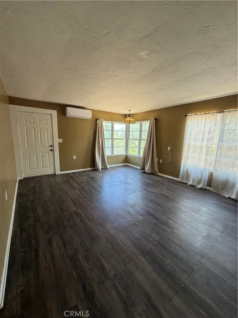 35600 Mitchell Murrieta, CA 92562