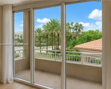 19501 W Country Club Dr #210 Aventura, FL 33180