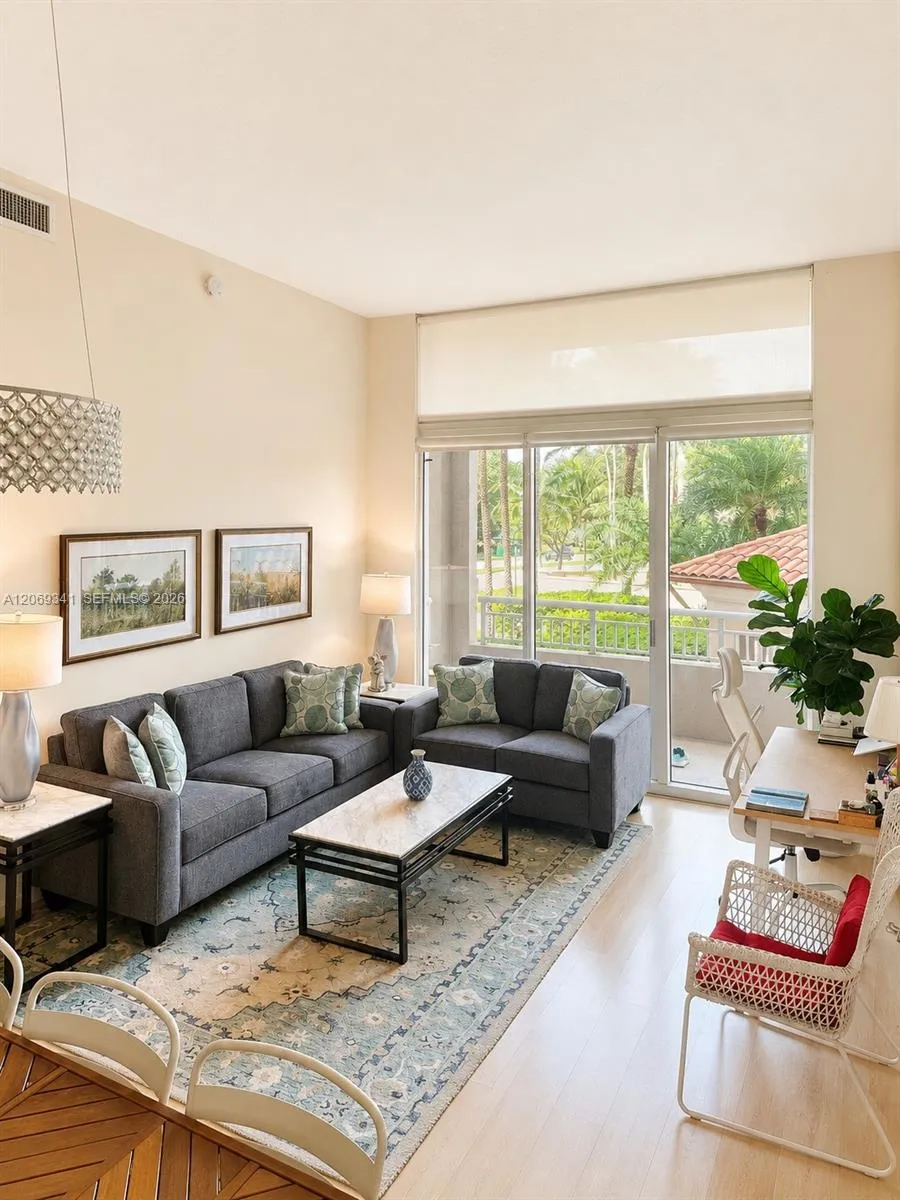 19501 W Country Club Dr #210 Aventura, FL 33180