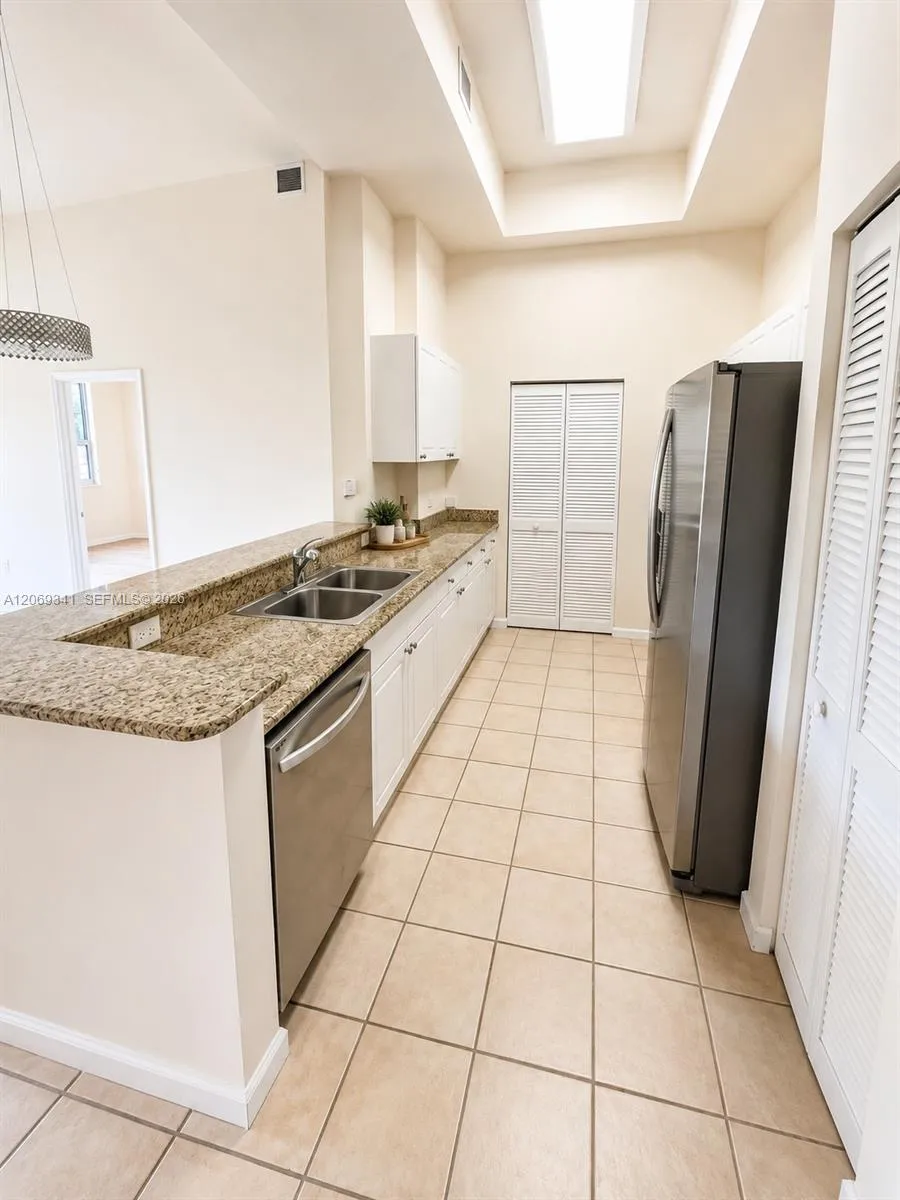 19501 W Country Club Dr #210 Aventura, FL 33180