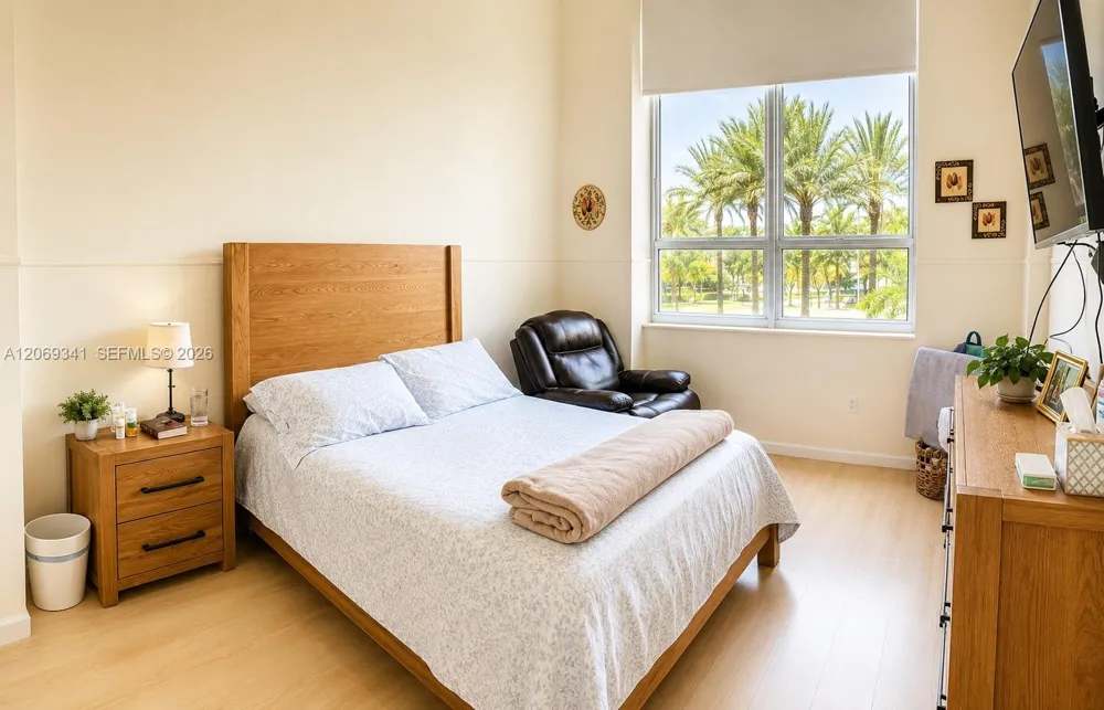 19501 W Country Club Dr #210 Aventura, FL 33180